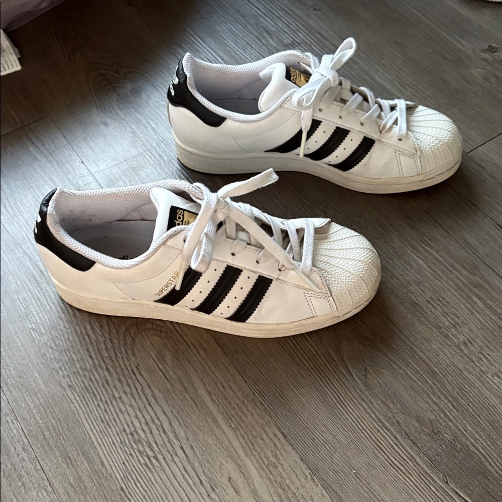Adidas Superstars - Picture 3 of 10